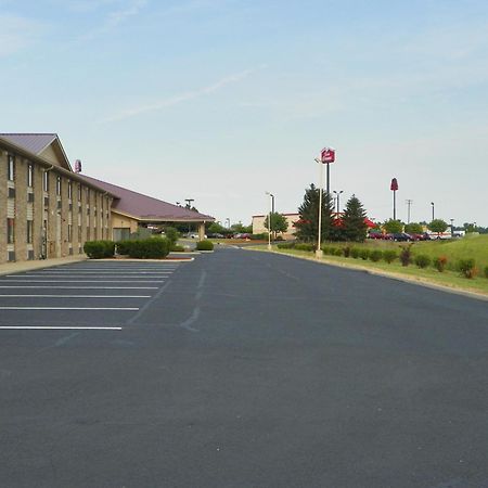 Royalton Inn & Suites Upper Sandusky Esterno foto