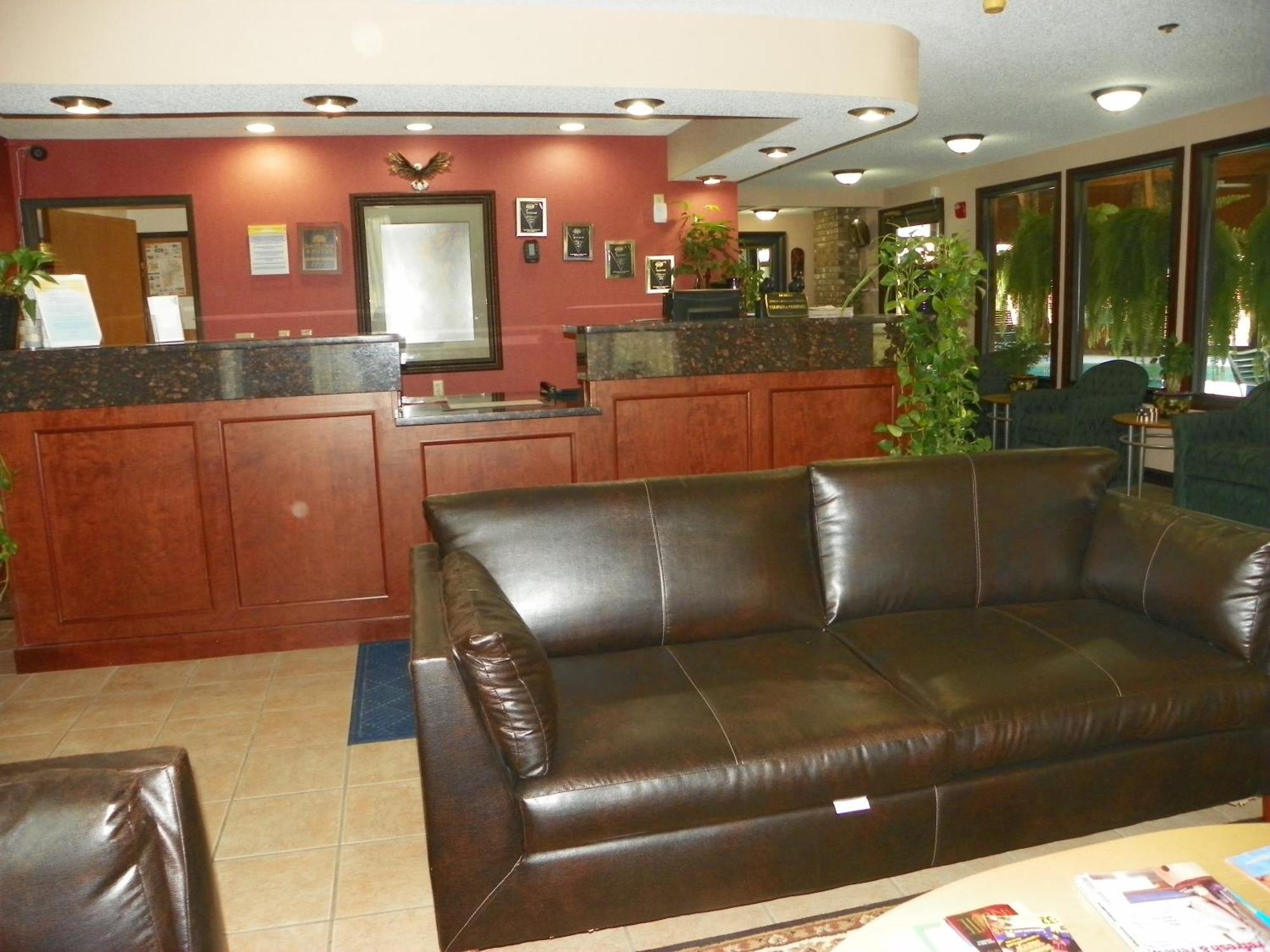 Royalton Inn & Suites Upper Sandusky Esterno foto
