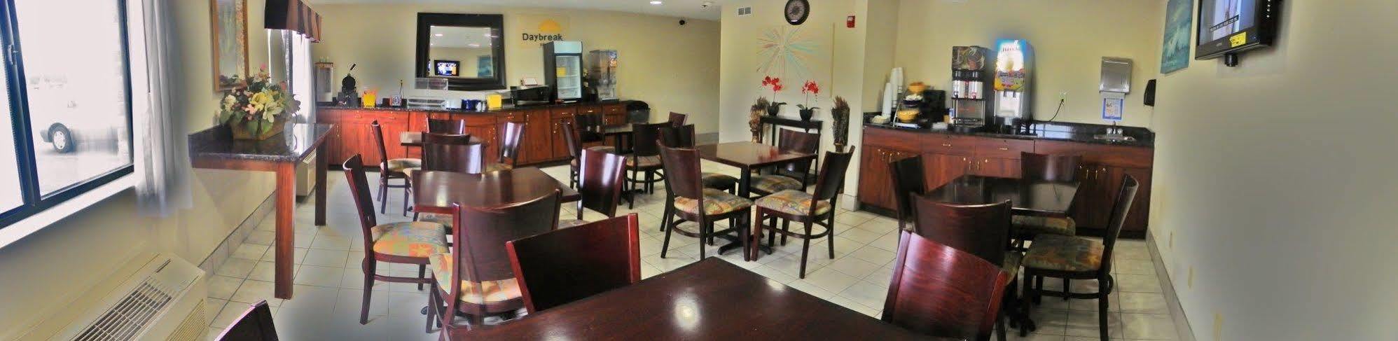 Royalton Inn & Suites Upper Sandusky Esterno foto